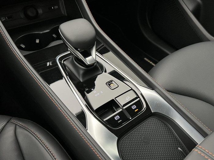 MG HS 1.5 TGI EXCLUSIVE AUT CZ 1.maj 1.5 Exclusive