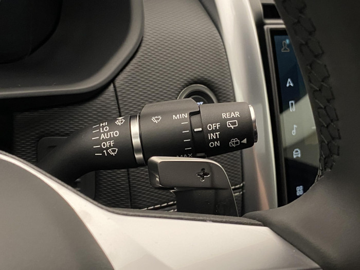 Land Rover Discovery D250 Dynamic SE REZERVACE 3.0 d Dynamic SE