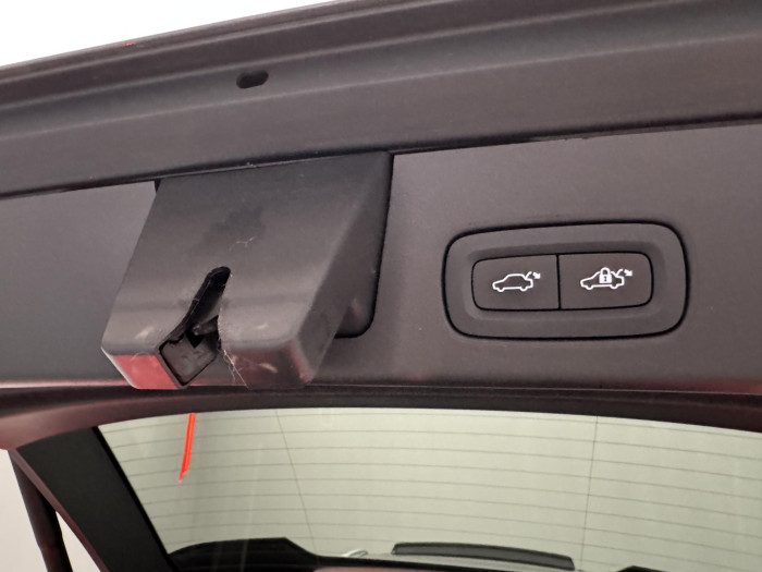 Volvo V90 CC B5 AWD PRO AUT REZERVACE 2.0 CC CC