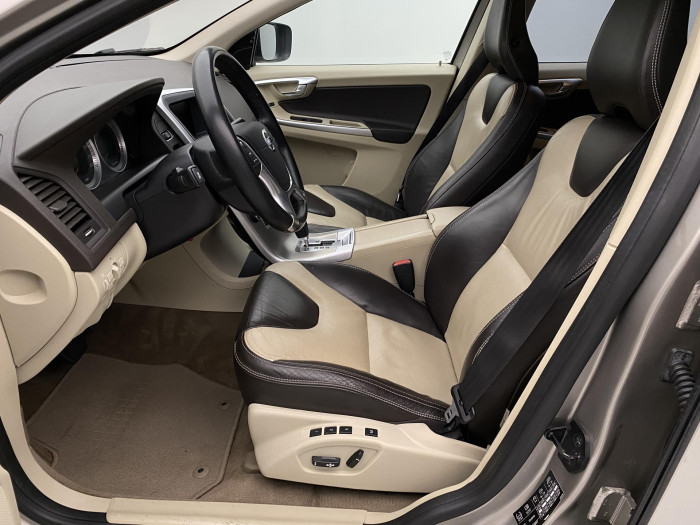 Volvo XC60 D5 AWD SUMMUM AUT CZ 2.4 d Summum