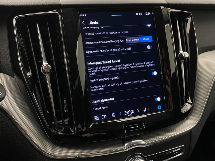 Volvo XC60 B5 AWD DARK PLUS AUT CZ