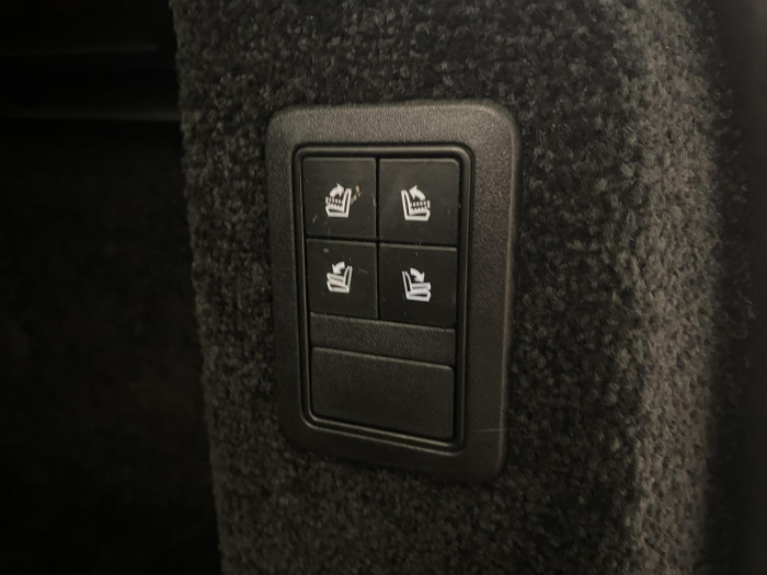 Land Rover Range Rover HYBRID AUTOBIOGRAPHY REZERVACE