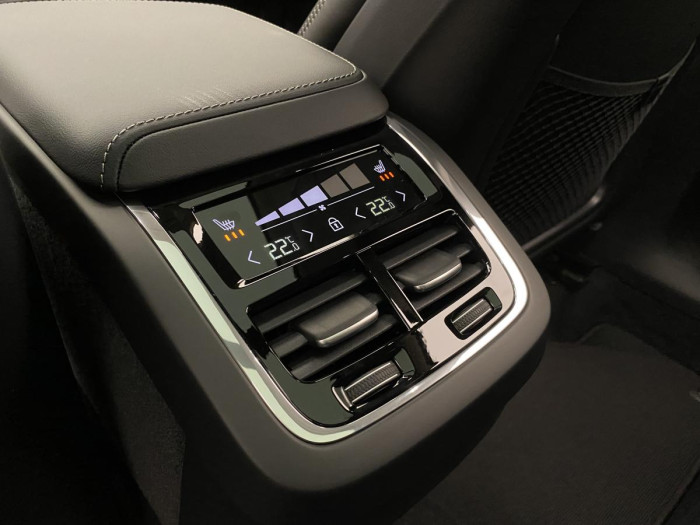 Volvo XC60 B4 AWD AUT DARK ULTIMATE