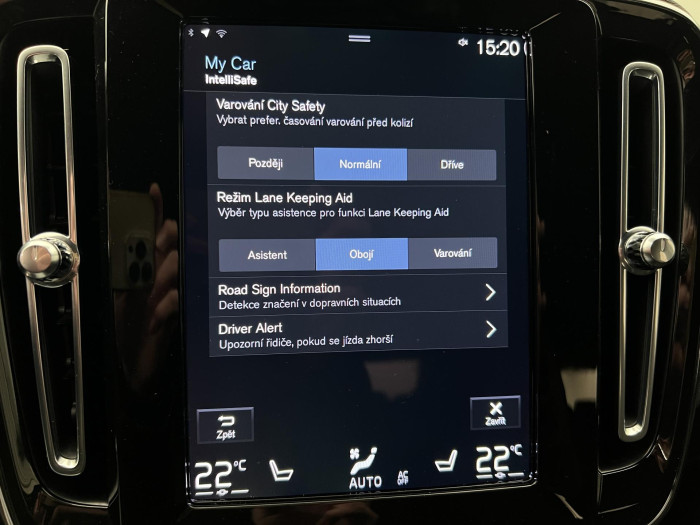 Volvo XC40 D4 AWD R-DESIGN AUT CZ 2.0 d