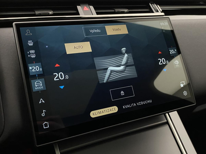 Land Rover Range Rover Velar REZERVACE!