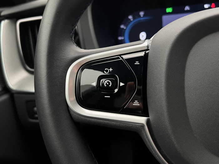 Volvo XC60 B5 AWD R-DESIGN AUT