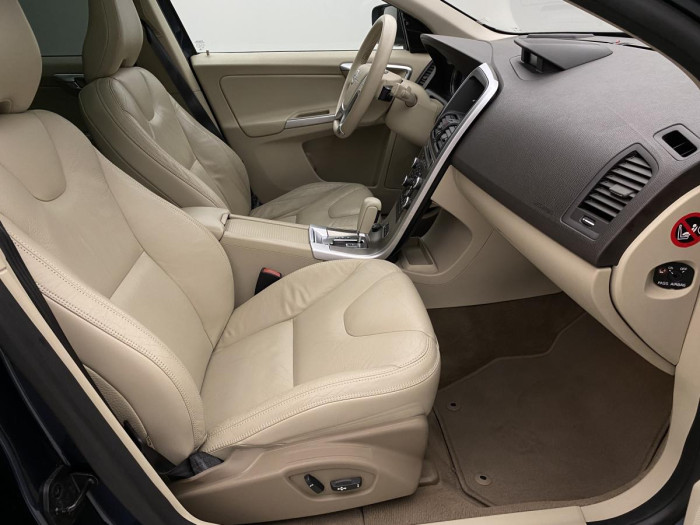 Volvo XC60 T6 AWD SUMMUM AUT REZERVACE 3.0 Summum