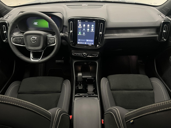 Volvo C40 RECHARGE TWIN MOTOR 1.maj.