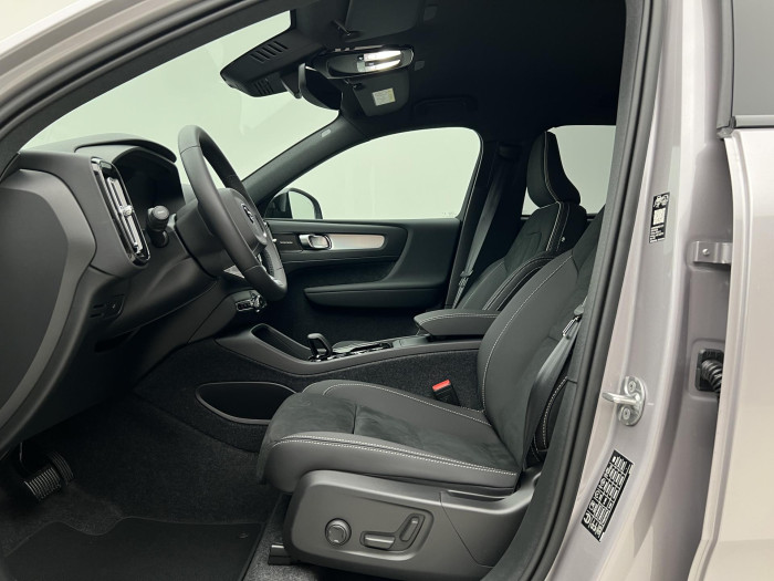 Volvo XC40 B3 DARK PLUS AUT