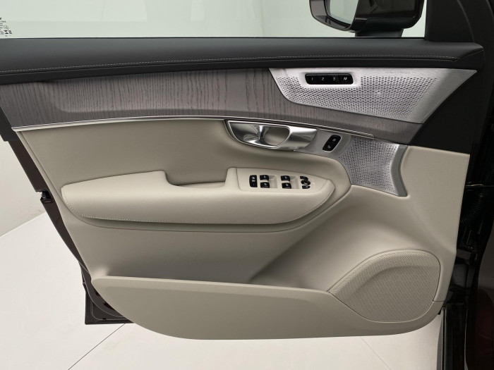 Volvo XC90 T8 AWD RECHARGE BRIGHT PLUS 7m