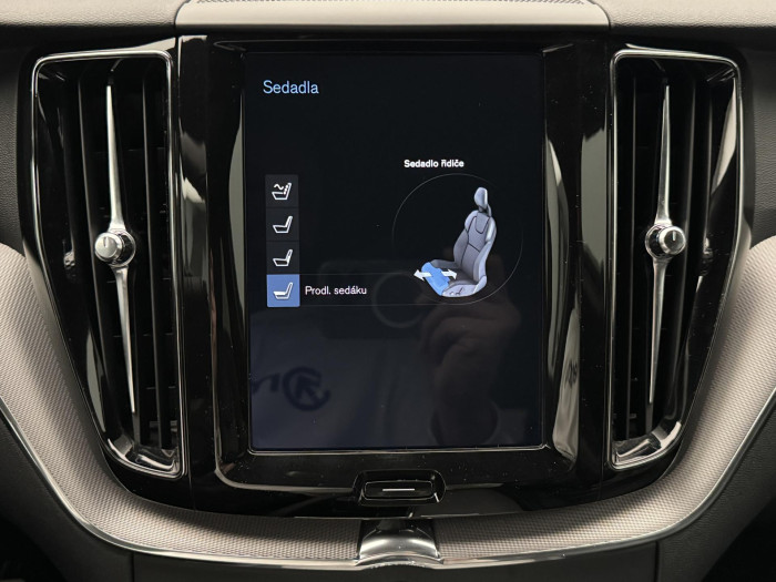 Volvo XC60 B5 AWD R-DESIGN AUT