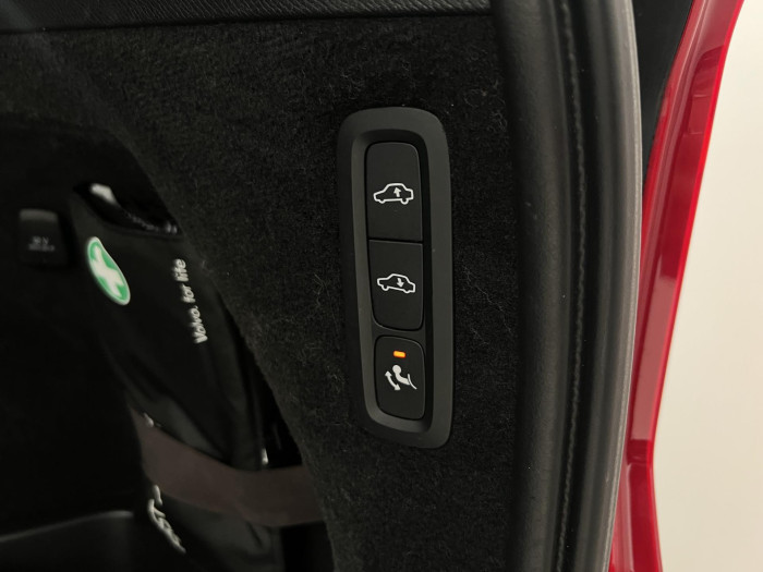 Volvo XC90 D5 AWD INSCRIPTION 7MÍSTNÁ AUT 2.0 d