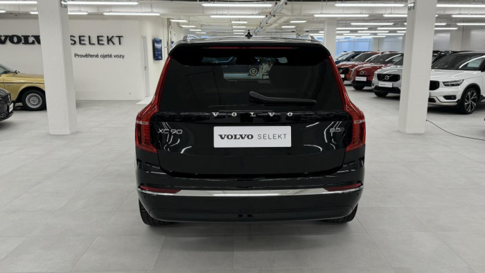 Volvo XC90 B5 AWD ULTIMATE REZERVACE