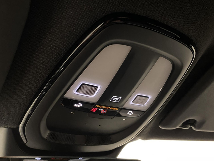 Volvo XC40 CORE SINGLE MOTOR RECHARGE