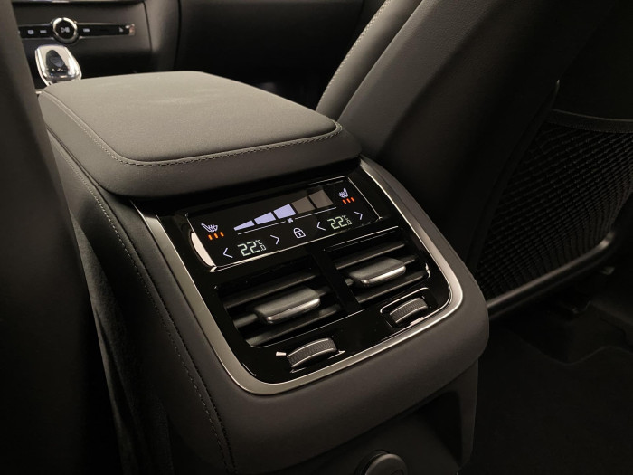 Volvo XC90 T8 AWD RECHARGE DARK PLUS 7m