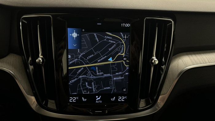 Volvo V60 CROSS COUNTRY B4 REZERVACE