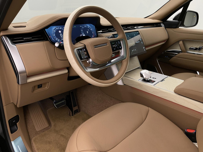 Land Rover Range Rover SV P615 SWB