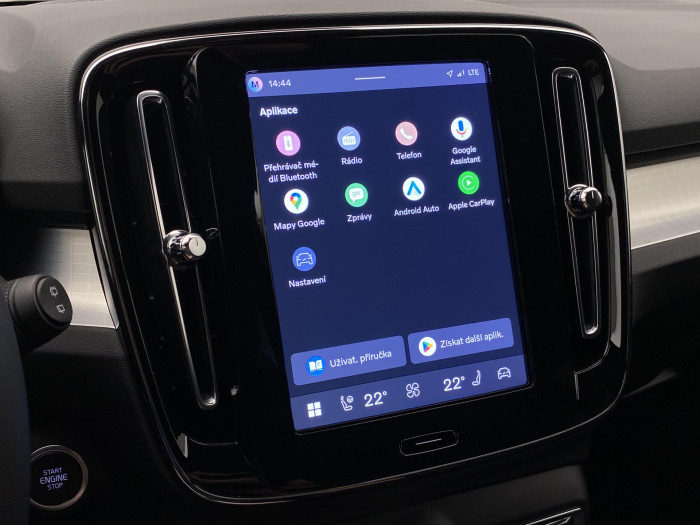 Volvo XC40 B4 PLUS BLACK EDITION AUT CZ