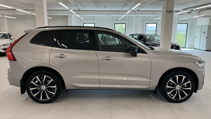 Volvo XC60 B4 PLUS DARK AUT REZERVACE 2.0 Plus