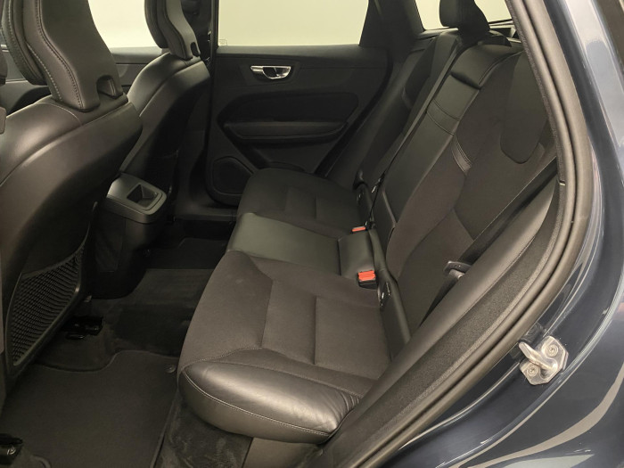 Volvo XC60 D4 MOMENTUM AUT 1.maj 2.0 d Momentum