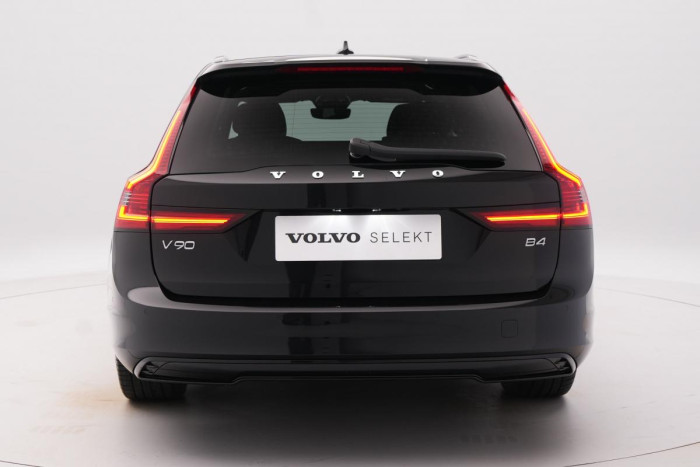 Volvo V90 B4 R-DESIGN AUT REZERVACE