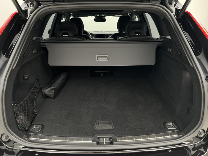 Volvo XC60 B5 AWD BLACK EDITION ULTIMATE 2.0 Edition