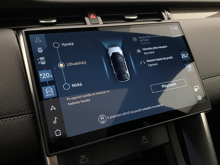 Land Rover Discovery Sport D200 DYNAMIC SE AWD AUT 2.0 d Dynamic SE