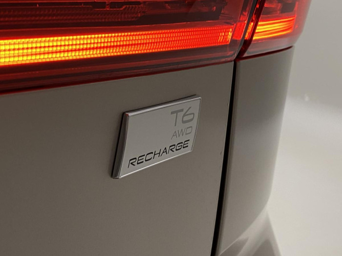 Volvo XC60 T6 AWD AT RECHARGE BRIGHT PLUS 2.0 AT Plus