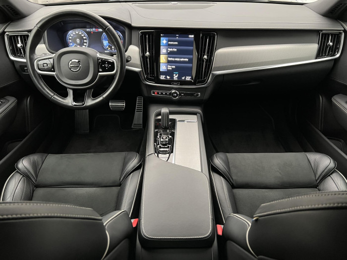 Volvo V90 B4 R-DESIGN AUT 1.maj.