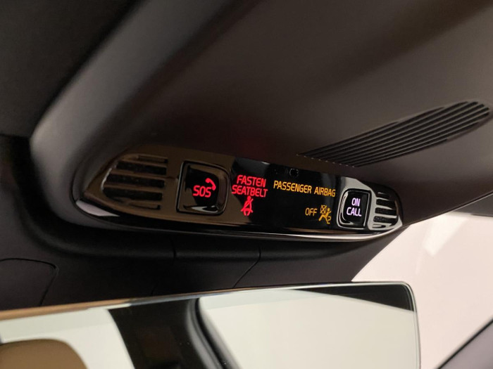 Volvo V60 D3 MOMENTUM NAVIGACE REZERVACE 2.0 d Momentum