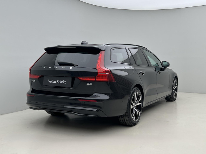 Volvo V60 B4 PLUS DARK AUT 1.maj.