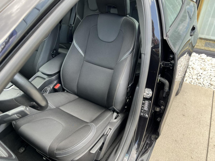 Volvo V40 D2 MOMENTUM Aut 1.maj. 2.0 d Momentum