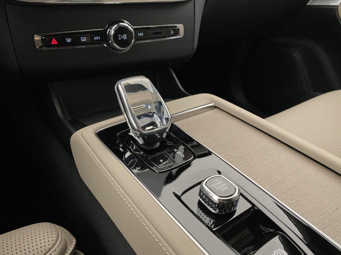 Volvo XC90 T8 AWD RECHARGE DARK PLUS 7m