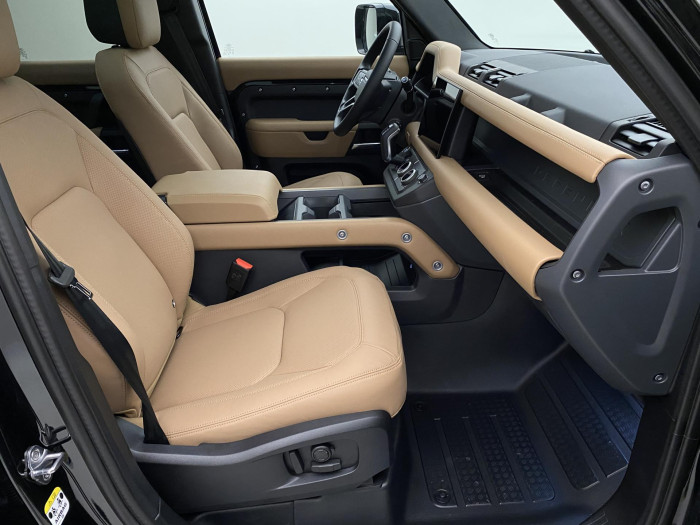 Land Rover Defender 110 D300 X-D HSE REZERVACE 3.0 d d