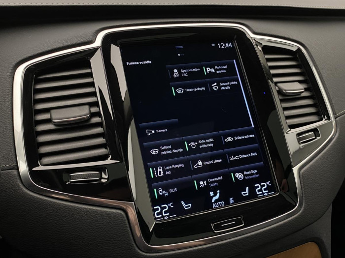Volvo XC90 T8 AWD INSCRIPTION REZERVACE