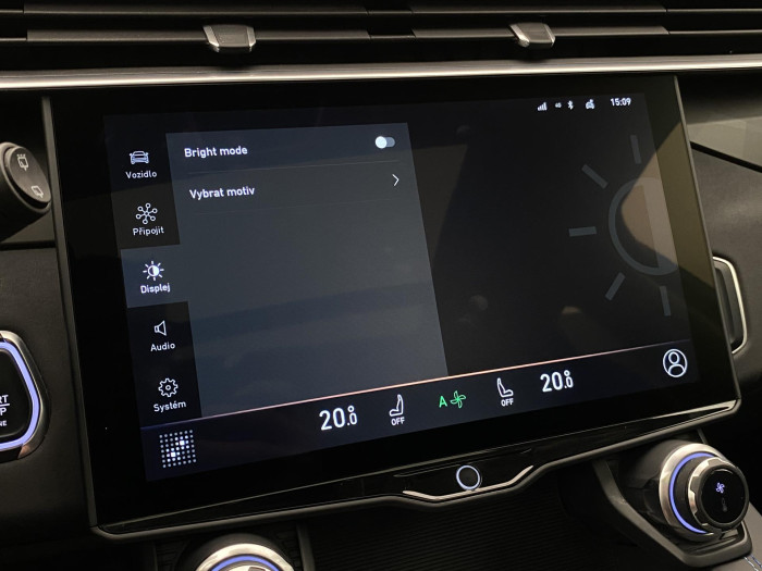 Lynk & Co 01 HEV DCT AUT 1.maj