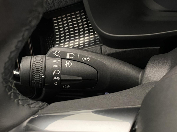 Volvo XC40 P6 RECHARGE ČR 69kWh REZERVACE