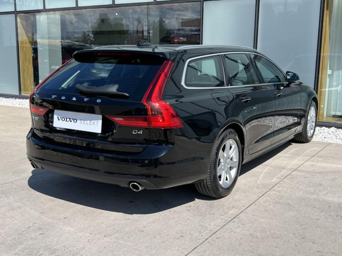 Volvo V90 D4 MOMENTUM POLESTAR Aut CZ 2.0 d Momentum
