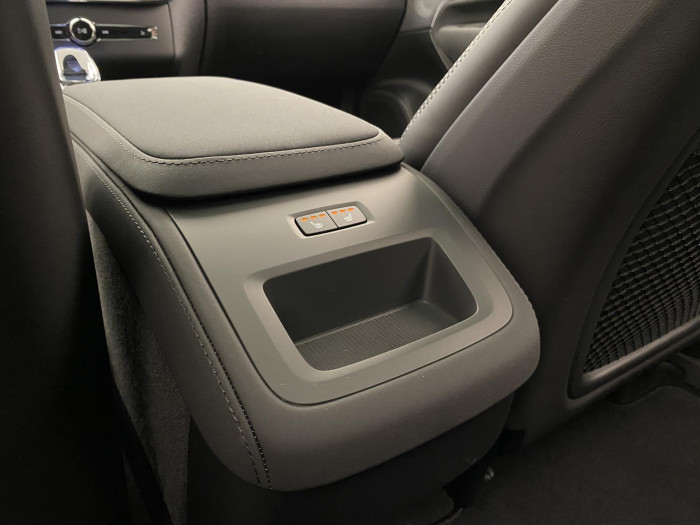 Volvo XC90 B5 AWD BLACK EDITION PLUS 7m