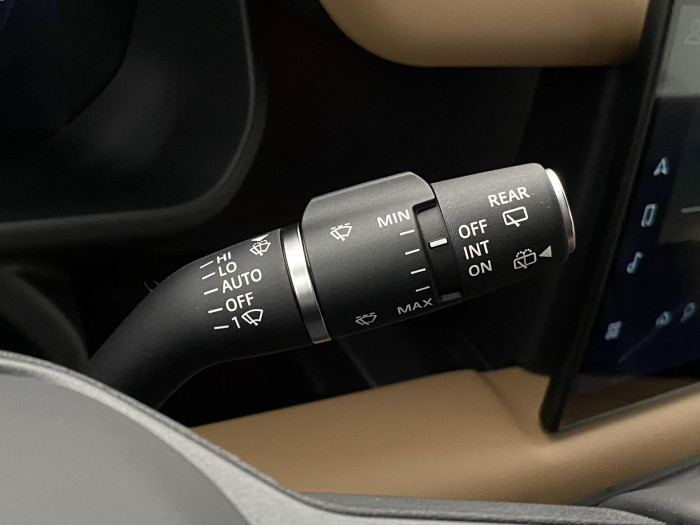 Land Rover Defender 110 D300 X-D HSE REZERVACE 3.0 d d