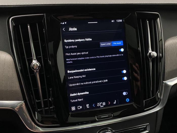 Volvo V90 B5 AWD INSCRIPTION REZERVACE