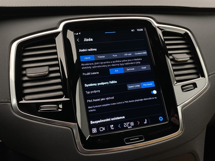 Volvo XC90 T8 AWD ULTIMATE DARK REZERVACE