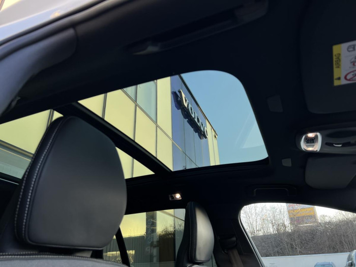 Volvo V60 B4 R-DESIGN Aut 1.maj.