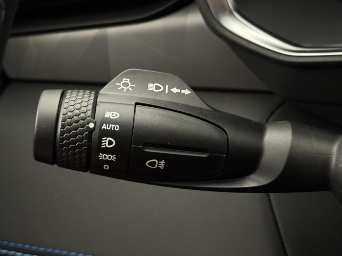 Lynk & Co 01 PHEV DCT AUT 1.maj