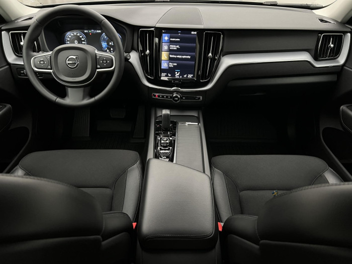 Volvo XC60 B4 AWD MOMENTUM AUT CZ 2.0 Momentum