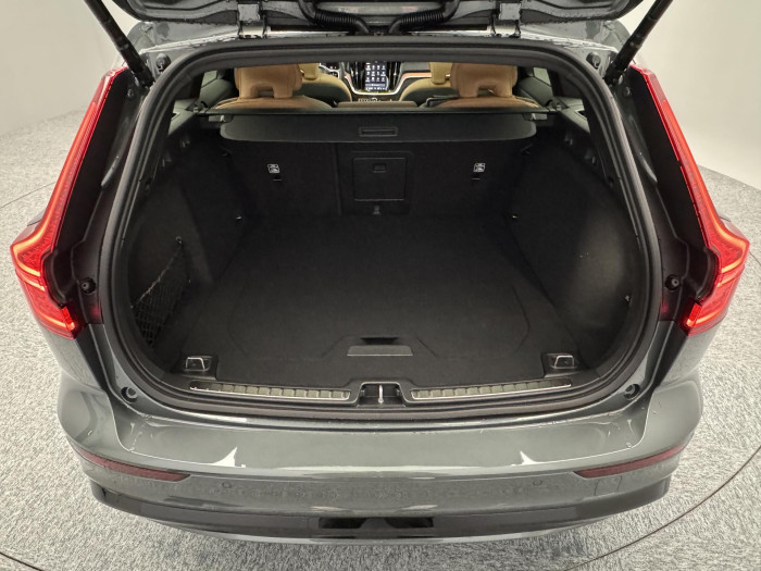 Volvo V60 B4 AUT DARK PLUS