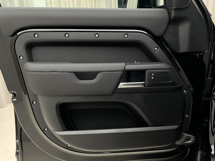 Land Rover Defender 110 D250 S AWD Aut 3.0 d