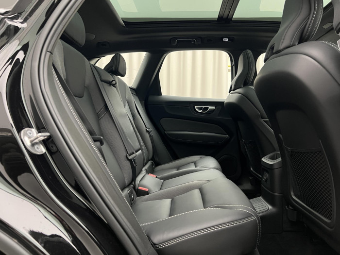 Volvo XC60 T6 AWD RECHARGE BLACK EDITION 2.0 Edition