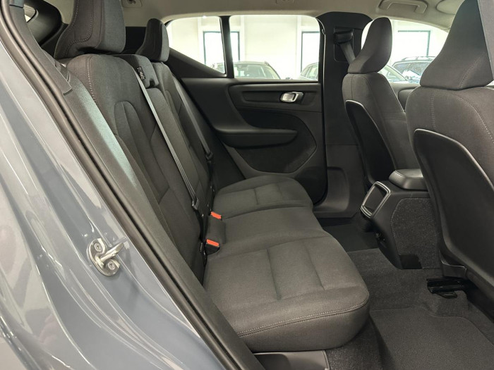 Volvo XC40 T2 CORE AUT REZERVACE