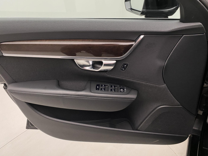 Volvo V90 T4 MOMENTUM AUT REZERVACE 2.0 Momentum